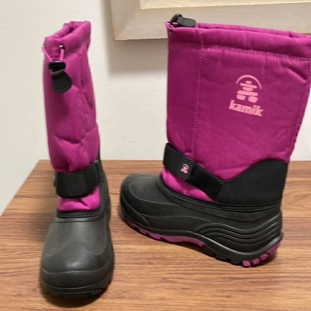 Kamik Women’s Rocket Waterproof Snow Boot. Magenta/Black. Size 6M